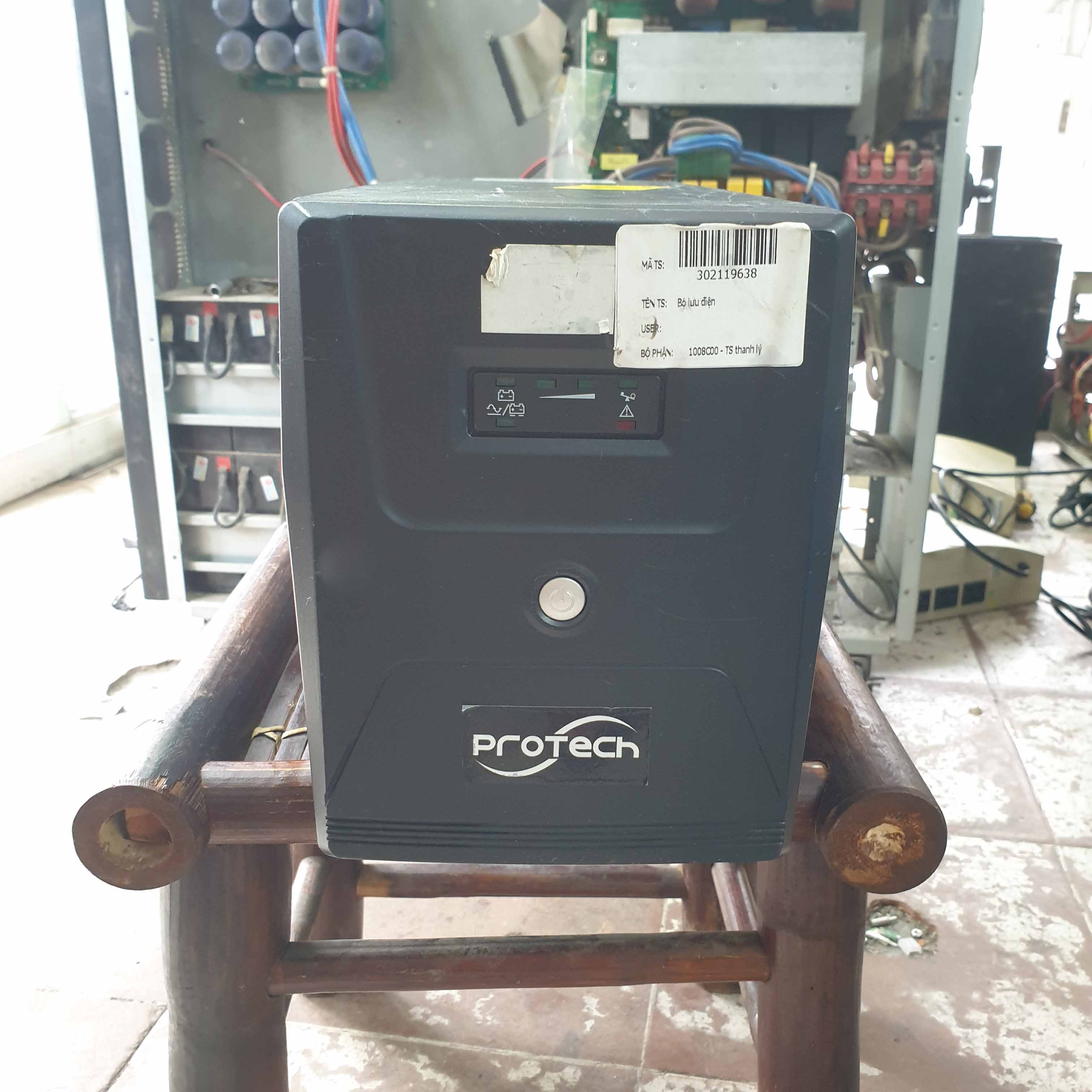 Bộ lưu điện 2000va; bộ lưu điện Protech Pro2000 máy cũ main mạch zin nguyên bản máy chạy 24vdc và chưa bao gồm ăcquy