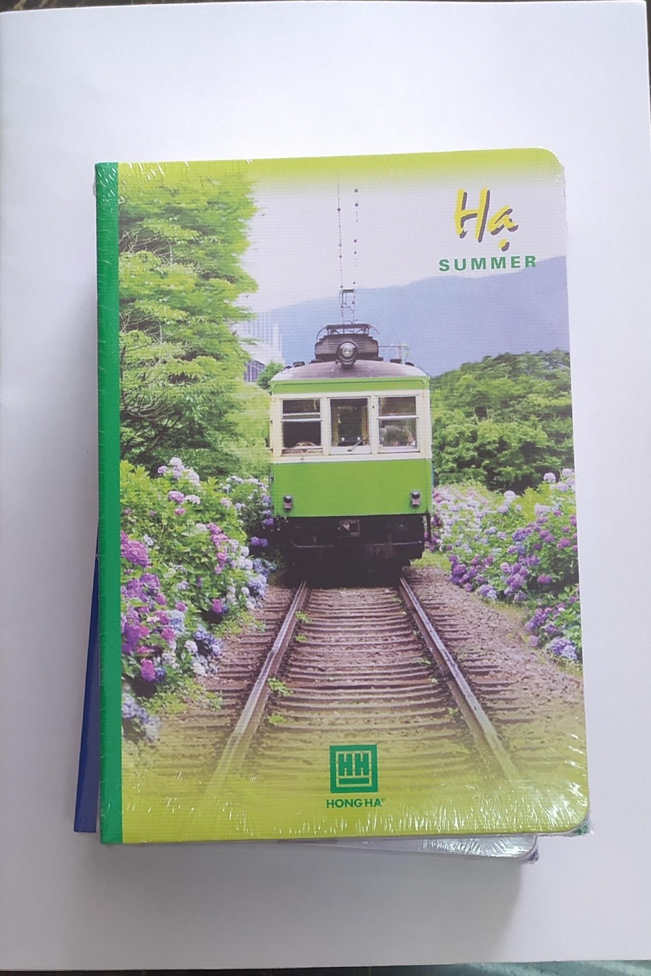 mua 10 quyển vở kẻ ngang Hồng Hà 120 trang ( tặng 2 cây chì khúc)