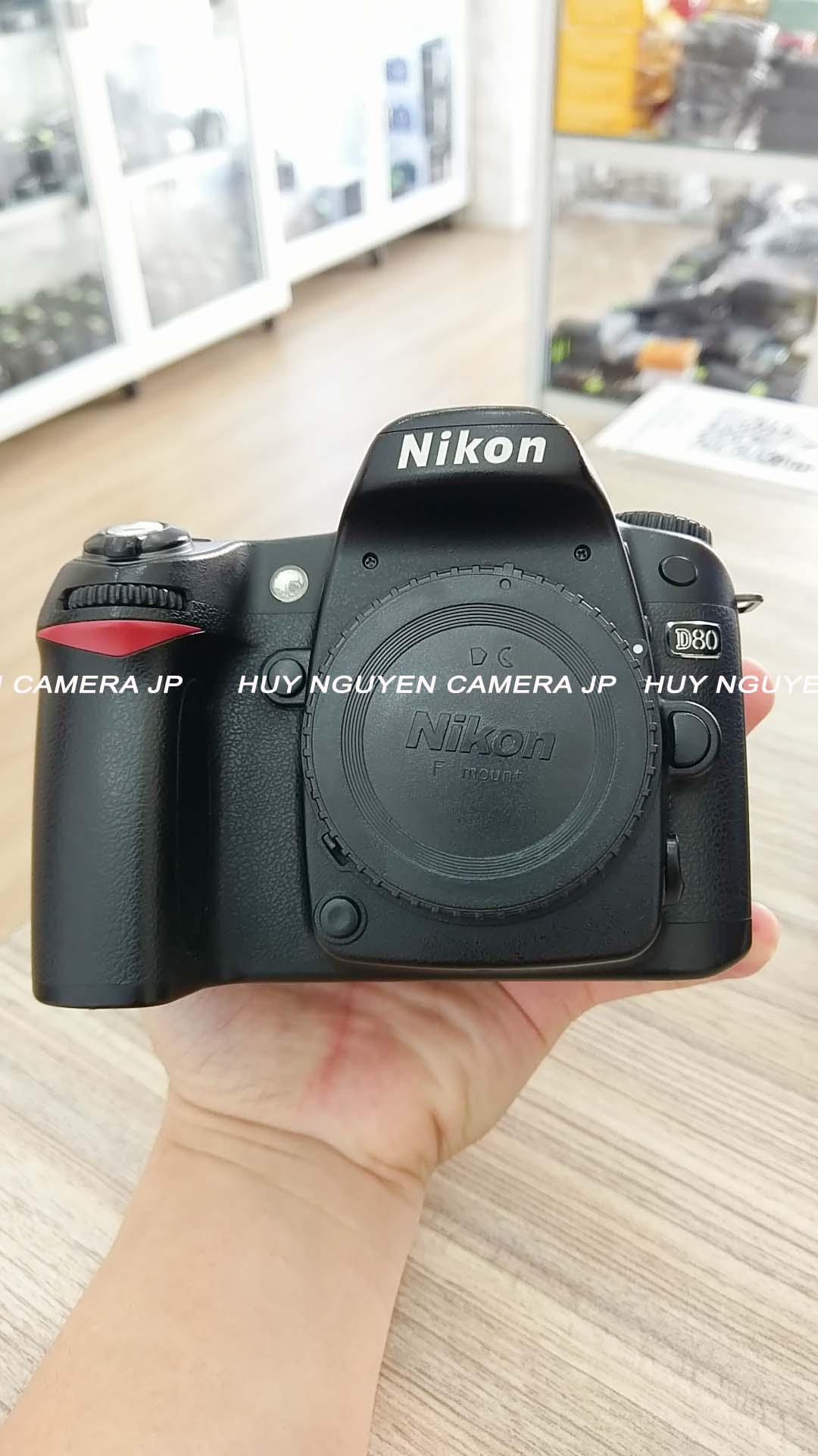 SALE SALE !! MÁY ẢNH Nikon D80 Đẹp 95-99.99% , ống kính đa dụng 28 80 AF . Chụp chân dung phong cảnh đẹp nét.