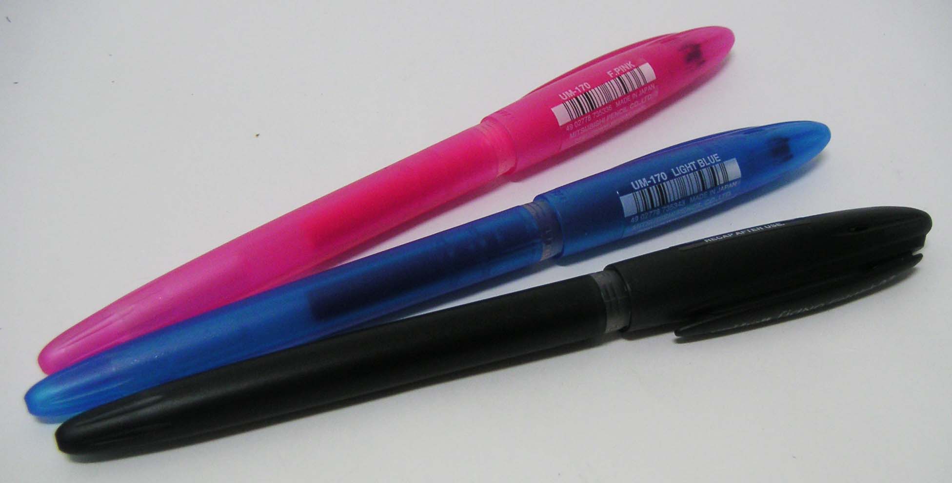 Bút gel Uni-ball Signo Gelstick UM-170 nét 0.7mm