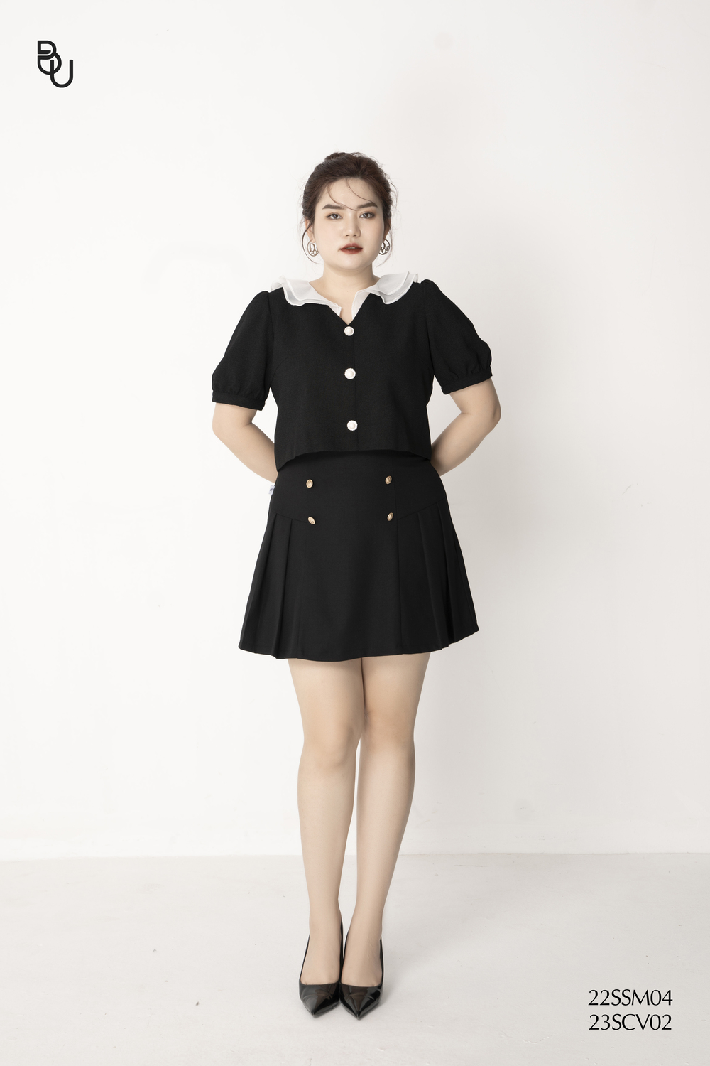 Áo croptop cổ v bèo 2 tầng phối trắng bigsize - 23ssm04 -