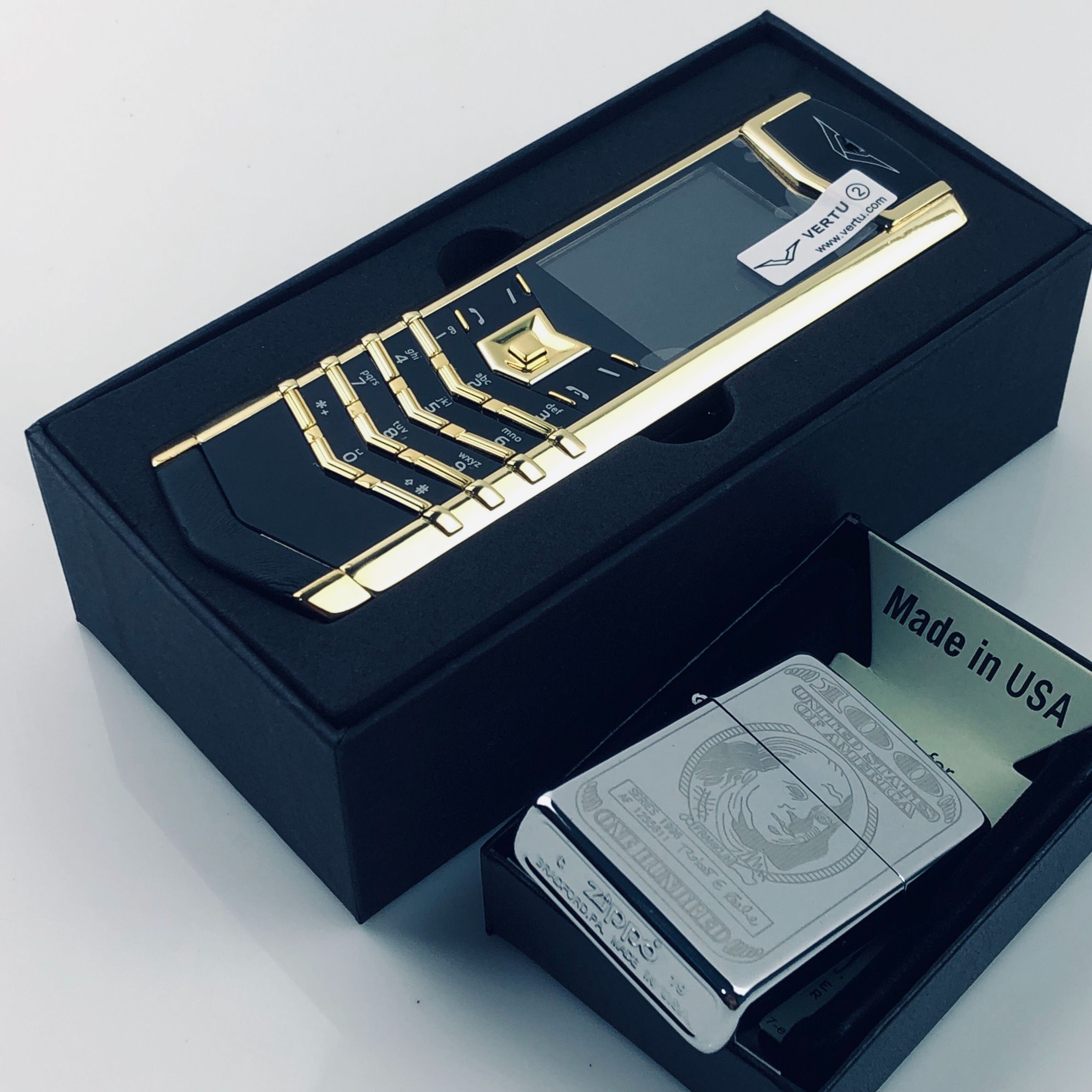 Điện thoại siêu sang vetu đẳng cấp doanh nhân tặng kèm zippo cao cấp - điện thoại vertu được nhập fullbox - điện thoại vertu 2 sim giá rẻ được làm bằng hợp kim phối da cực đẹp - điện thoại vertu màu vàng đen - shop minet