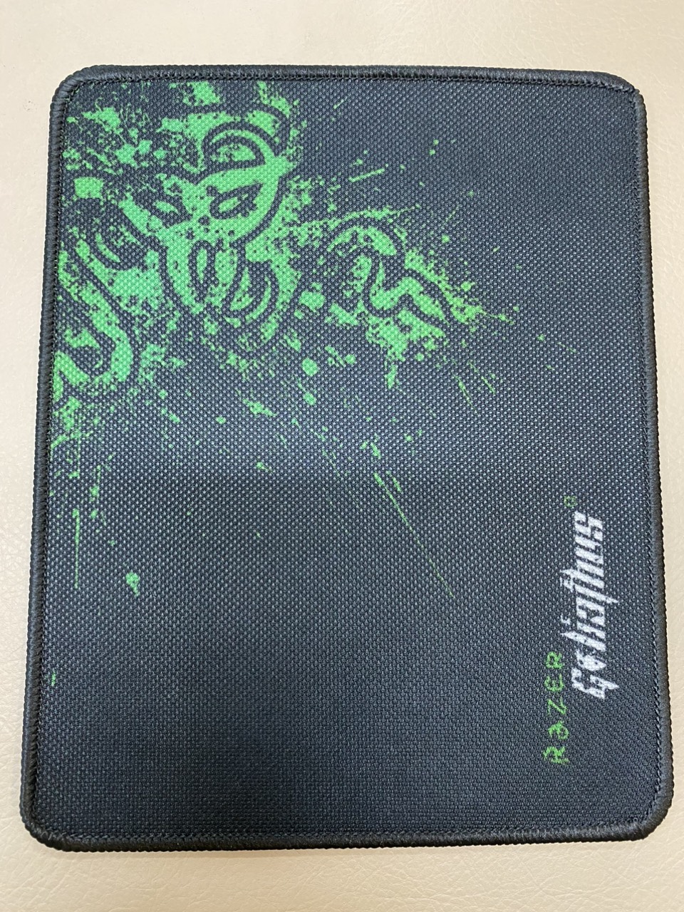 🔴[HCM] Mô tả sản phẩm Lót Chuột, Pad mouse Razer Q8 (250 x 210 x 1.7mm), X3 (300 x 250 x 3mm), OEM các loại (245 x 320 x 3mm), Logitech (240 x 200 x 1mm) Siêu mềm mịn - Siêu rẻ freeship