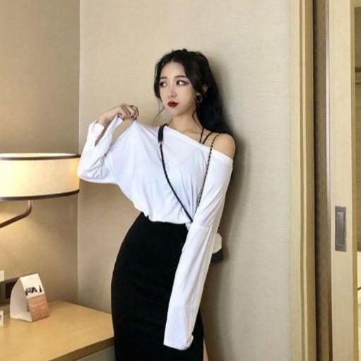 Áo thun trễ vai lụa tay dài cá tính 11427-7b1