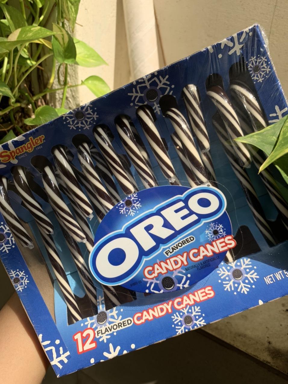 Kẹo gậy giáng sinh vị oreo