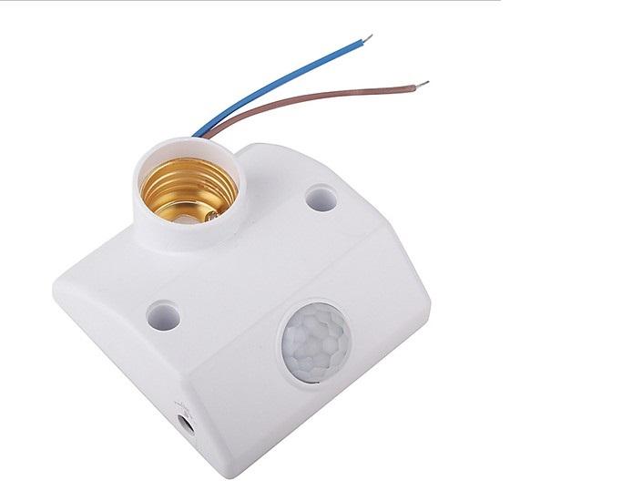 Đui đèn cảm biến hồng ngoại, Đui đèn thông minh cảm ứng chuyển động. Cảm biến đui đèn gắn tường tự động mở đèn khi thiếu ánh sáng, phù hợp với các loại bóng đèn thông dụng, chỉ cần nối vào 2 dây nguồn điện là sử dụng.