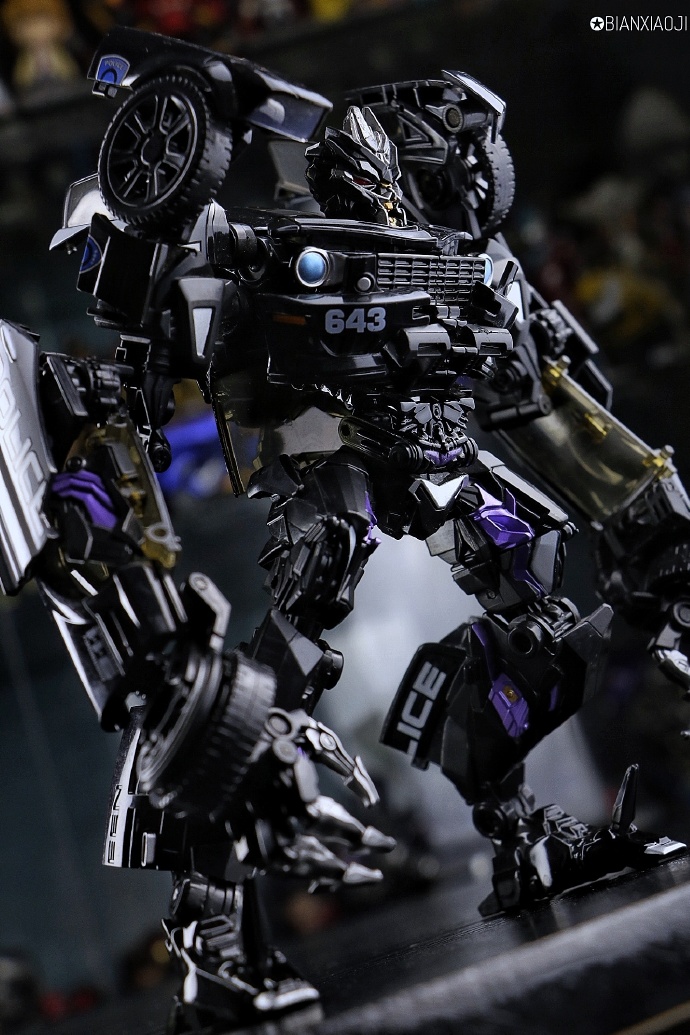 Mô hình [có sẵn] Transformers Decepticon LS02 BMB Barricade