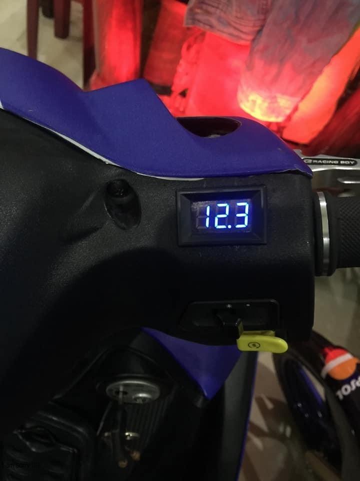 Đồng hồ báo Volt cho xe máy