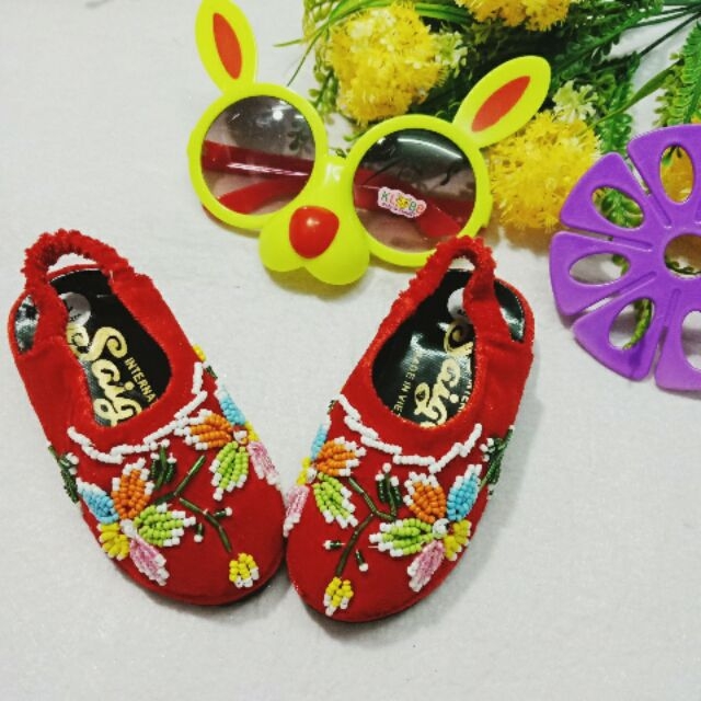 Hài thêu nhung quai hậu cho bé