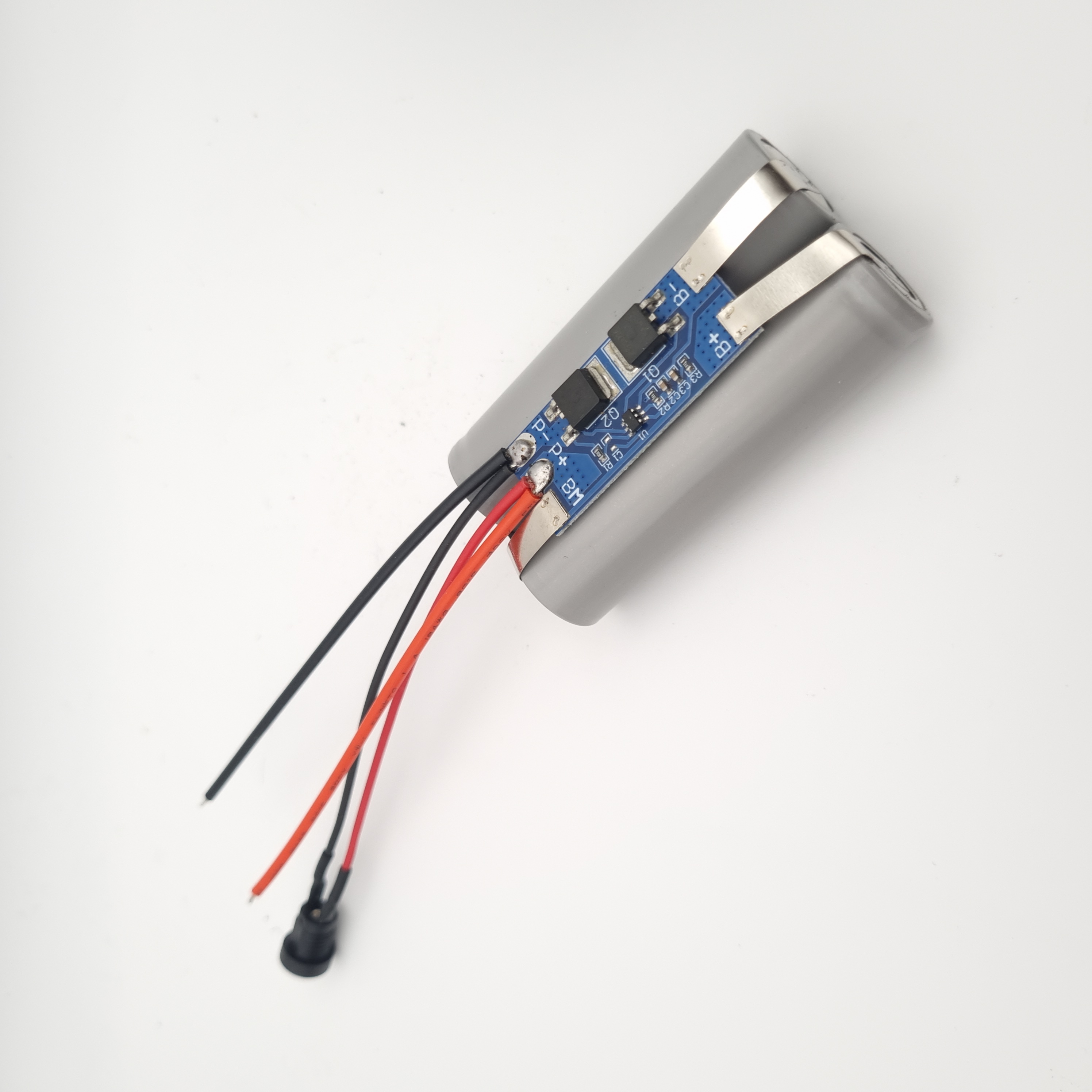 Khối pin lithium 2s 7,4v - 8,4v 2600mah có mạch bảo vệ. dùng cell pin 3.7v lithium 18650 lishen xám mới chất lượng cao
