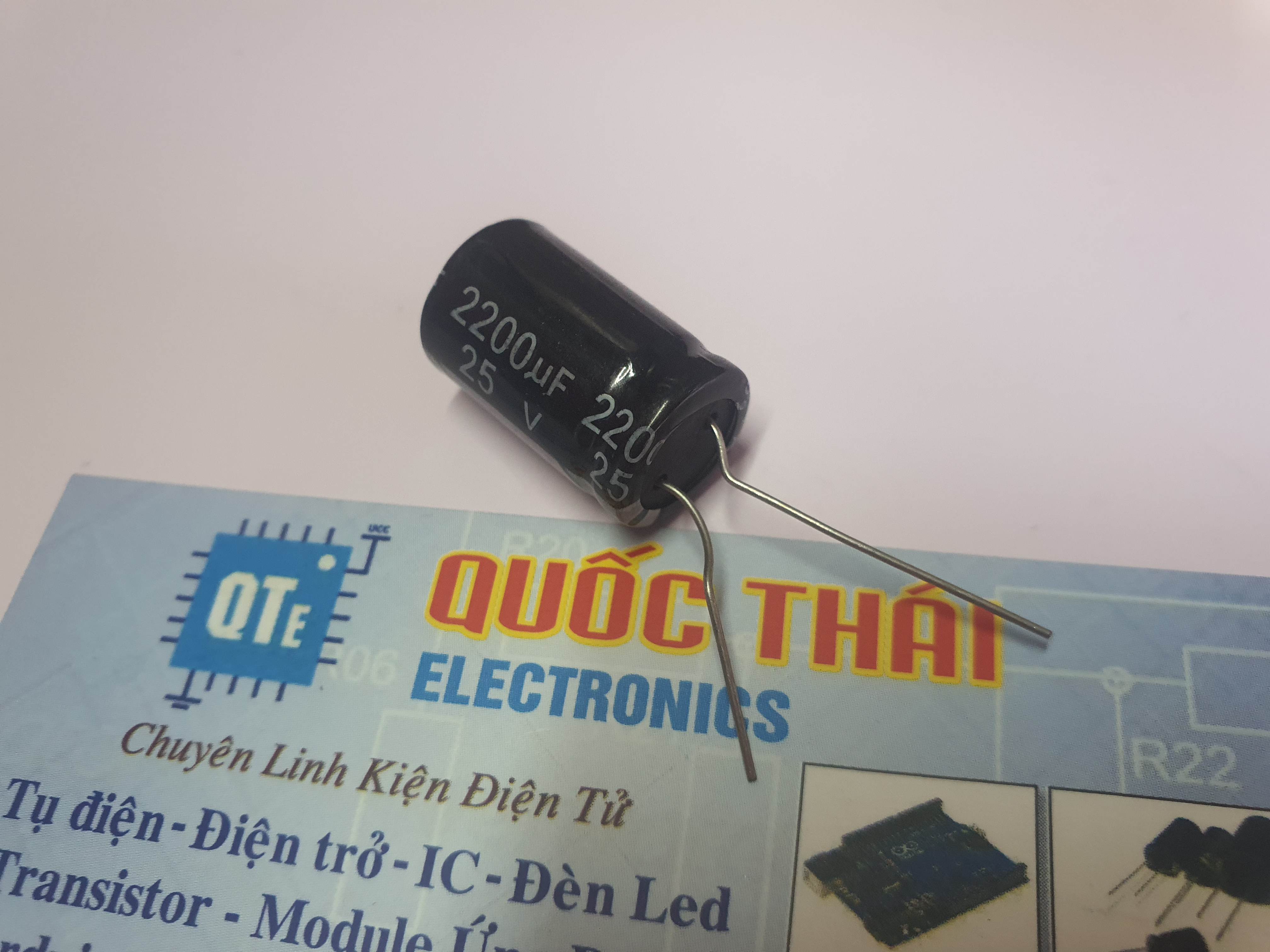 Tụ 2200uf/25v