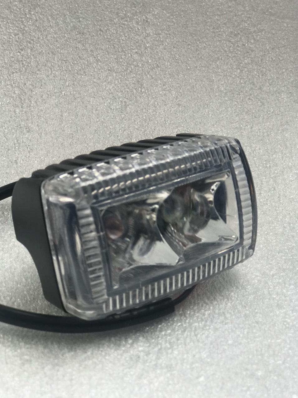 đèn led trợ sáng L2 vuông ánh sáng trắng viền màu orderking