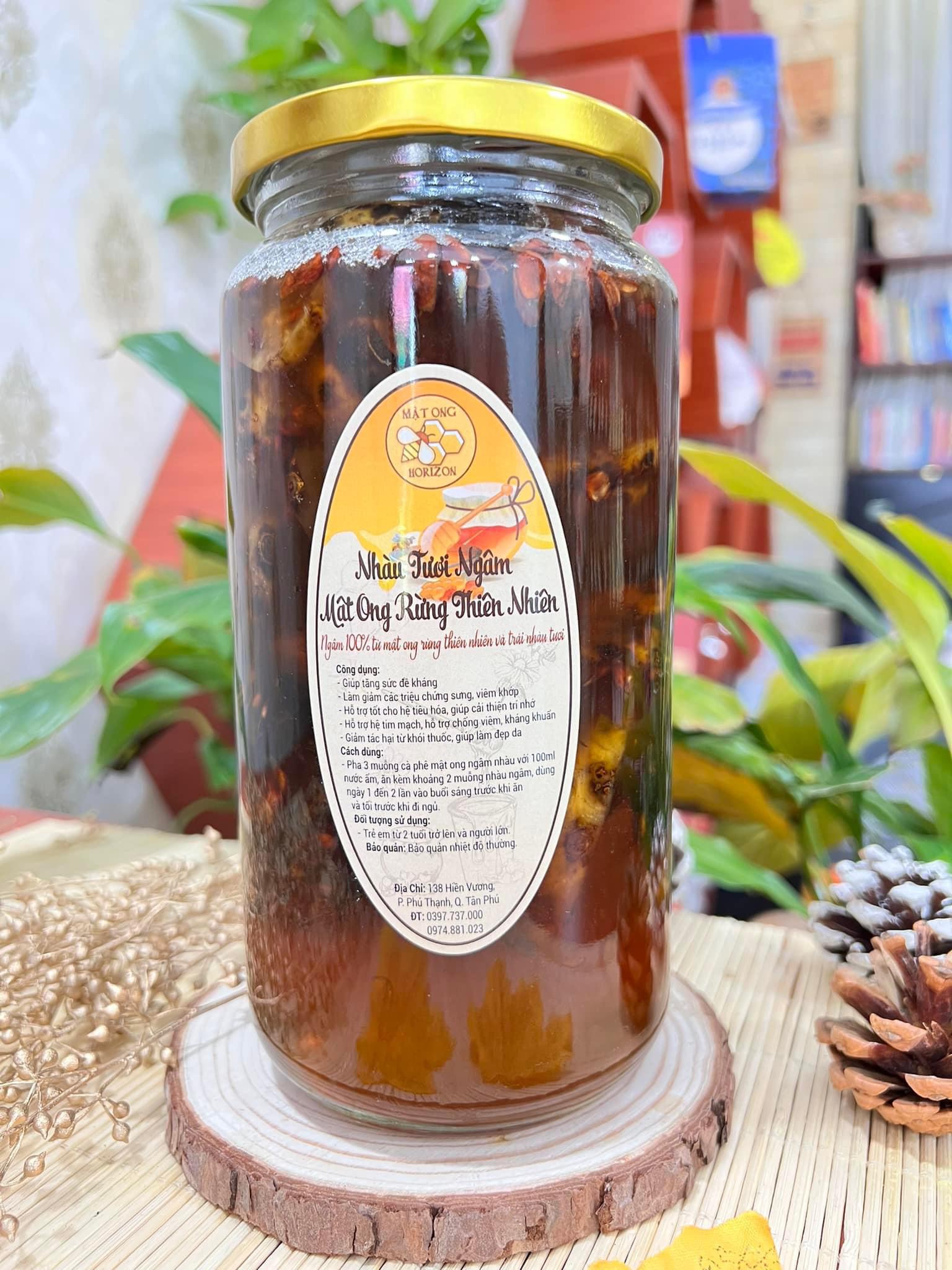 Trái nhàu ngâm mật ong rừng ngon trị đau nhức hiệu quả