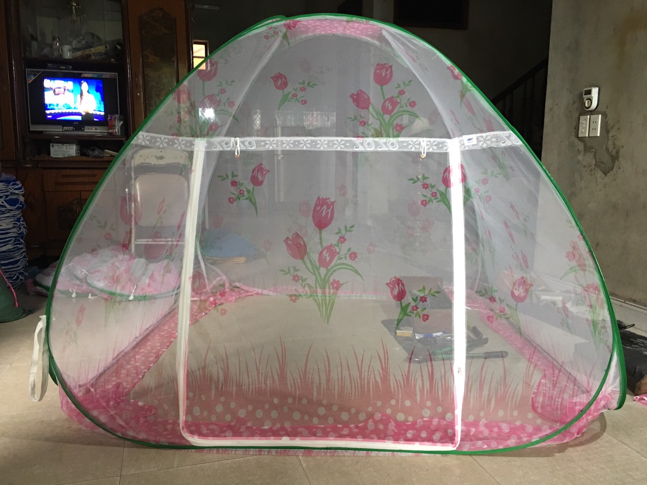 Màn chụp cao cấp đỉnh nhọn màu hổng kích thước 1.6*2m