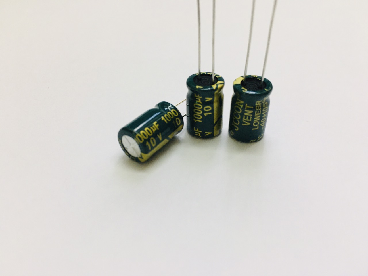 Bộ 10 con tụ 1000uf 10v ±20% 105°c 8x12mm