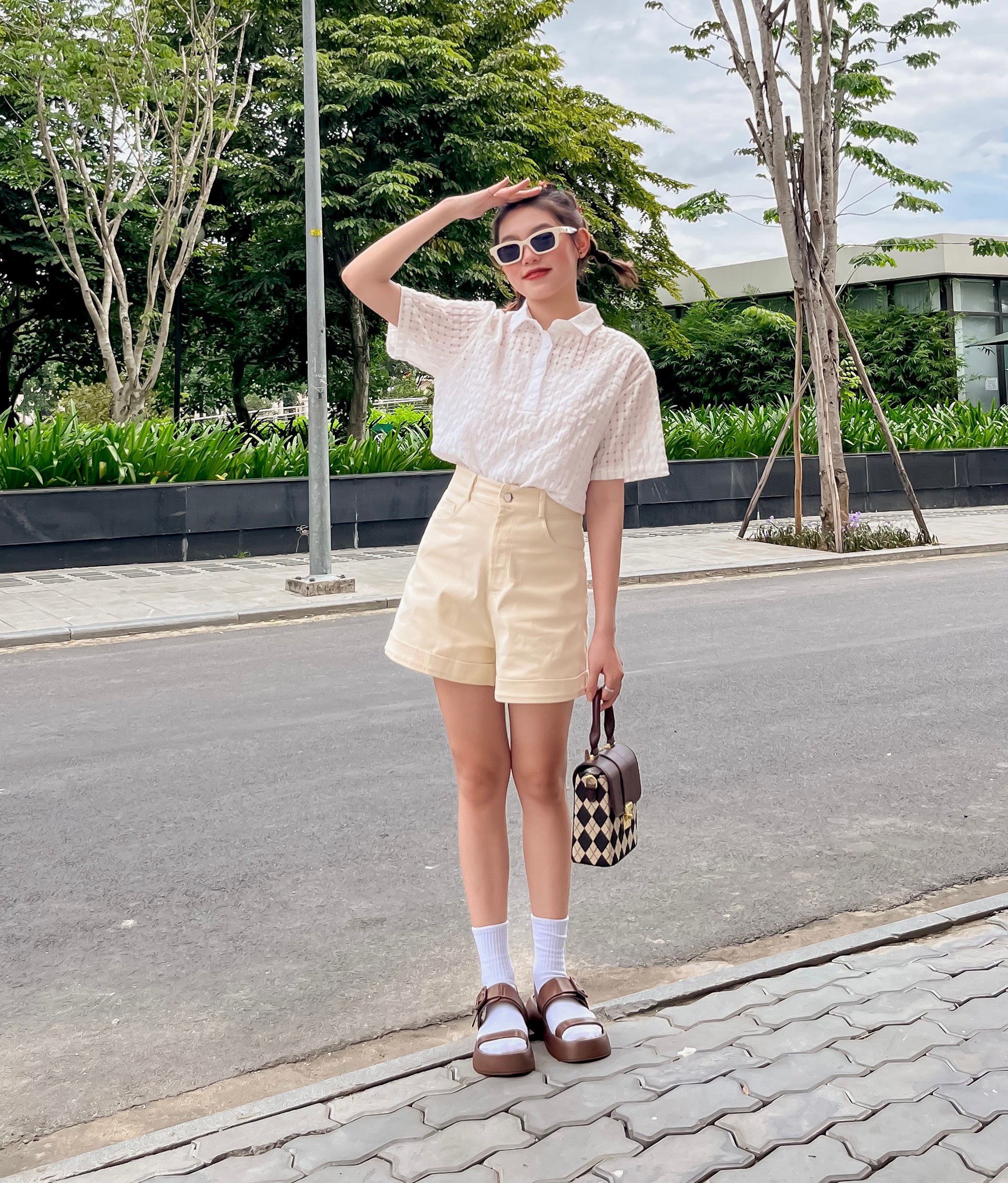 Quần short kaki cạp cao the c.i.u - colors kaki short
