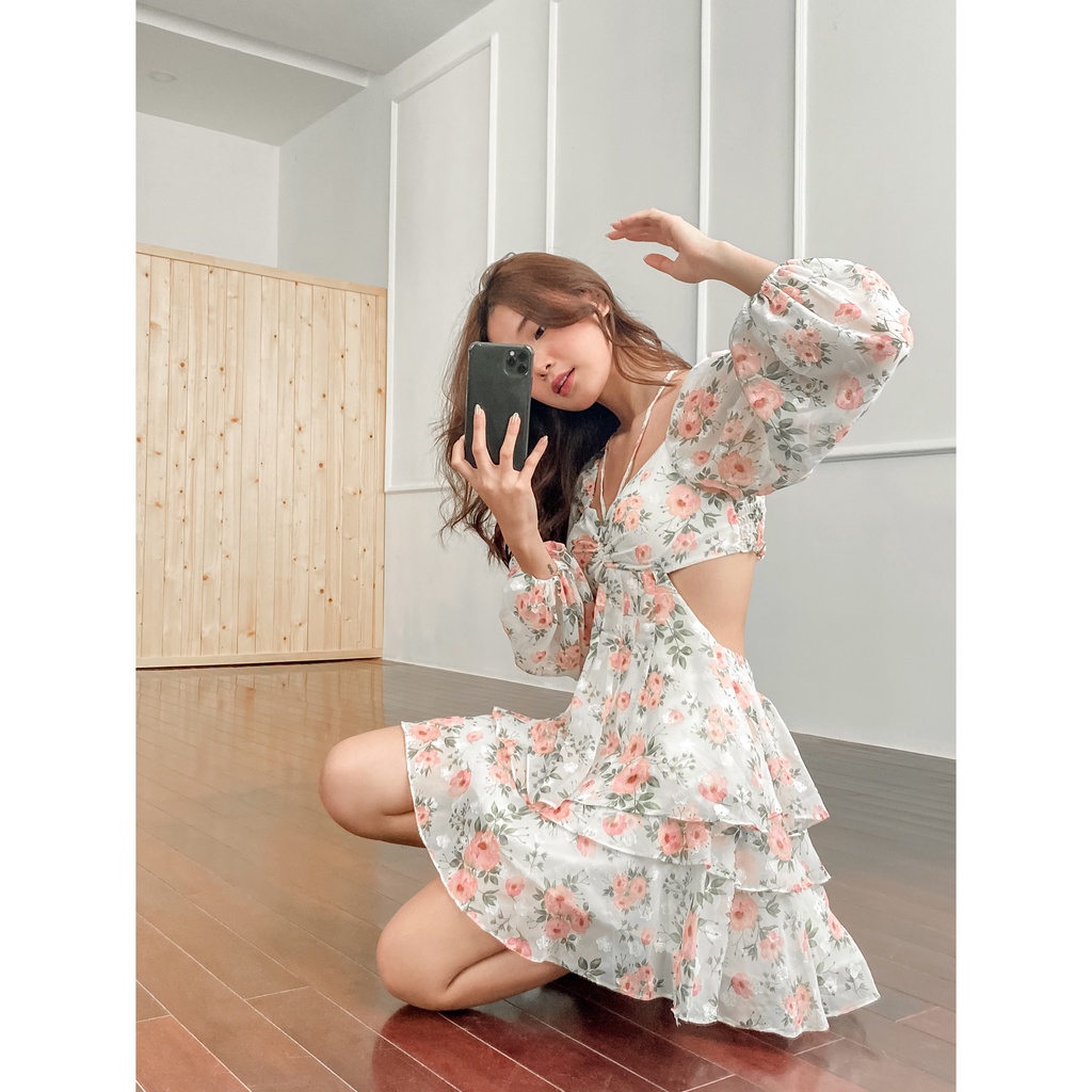 Dịu dàng,gợi cảm thu hút tựa nàng thơ khi xuống phố,du lich hay đi tiệc với đầm thiên nga hoa-Rosalie Dress -Lola Vietna