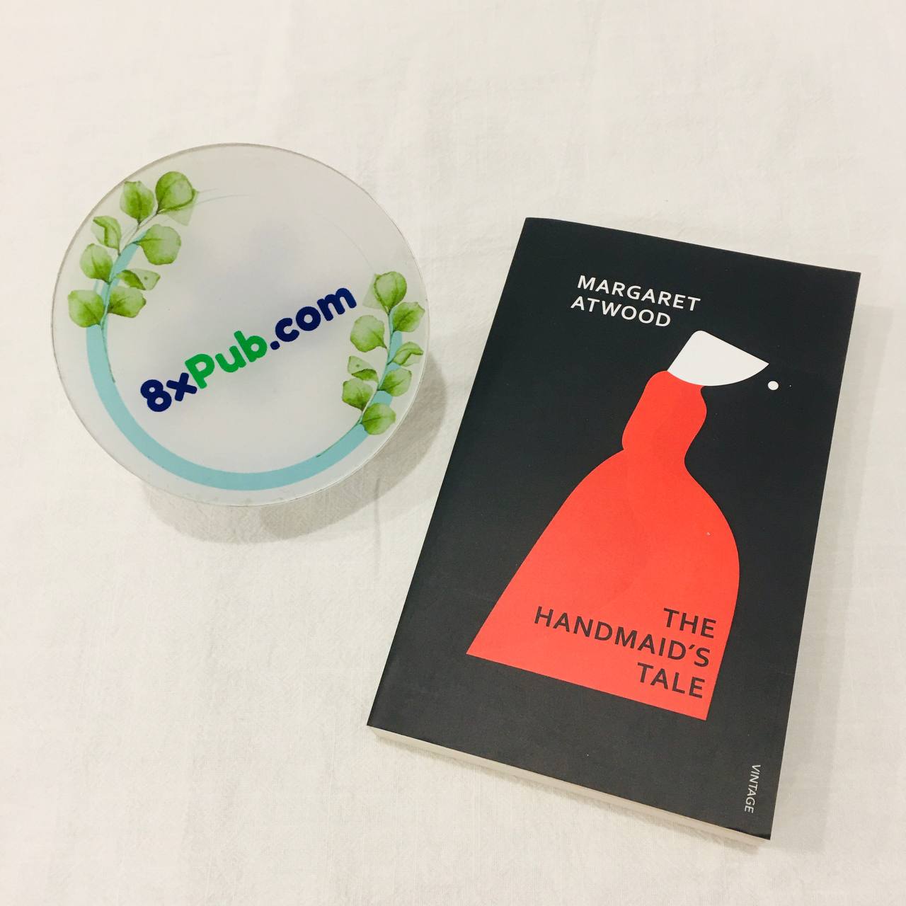 Sách - The Handmaid's Tale by Margaret Atwood