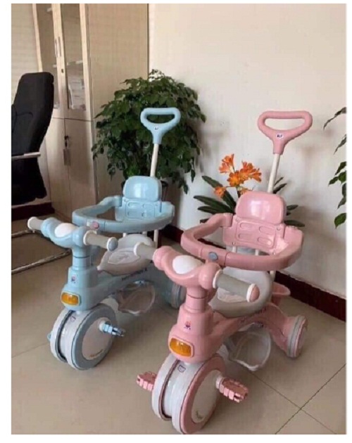 Xe đạp 3 bánh có cần đẩy có nhạc 818 cho bé