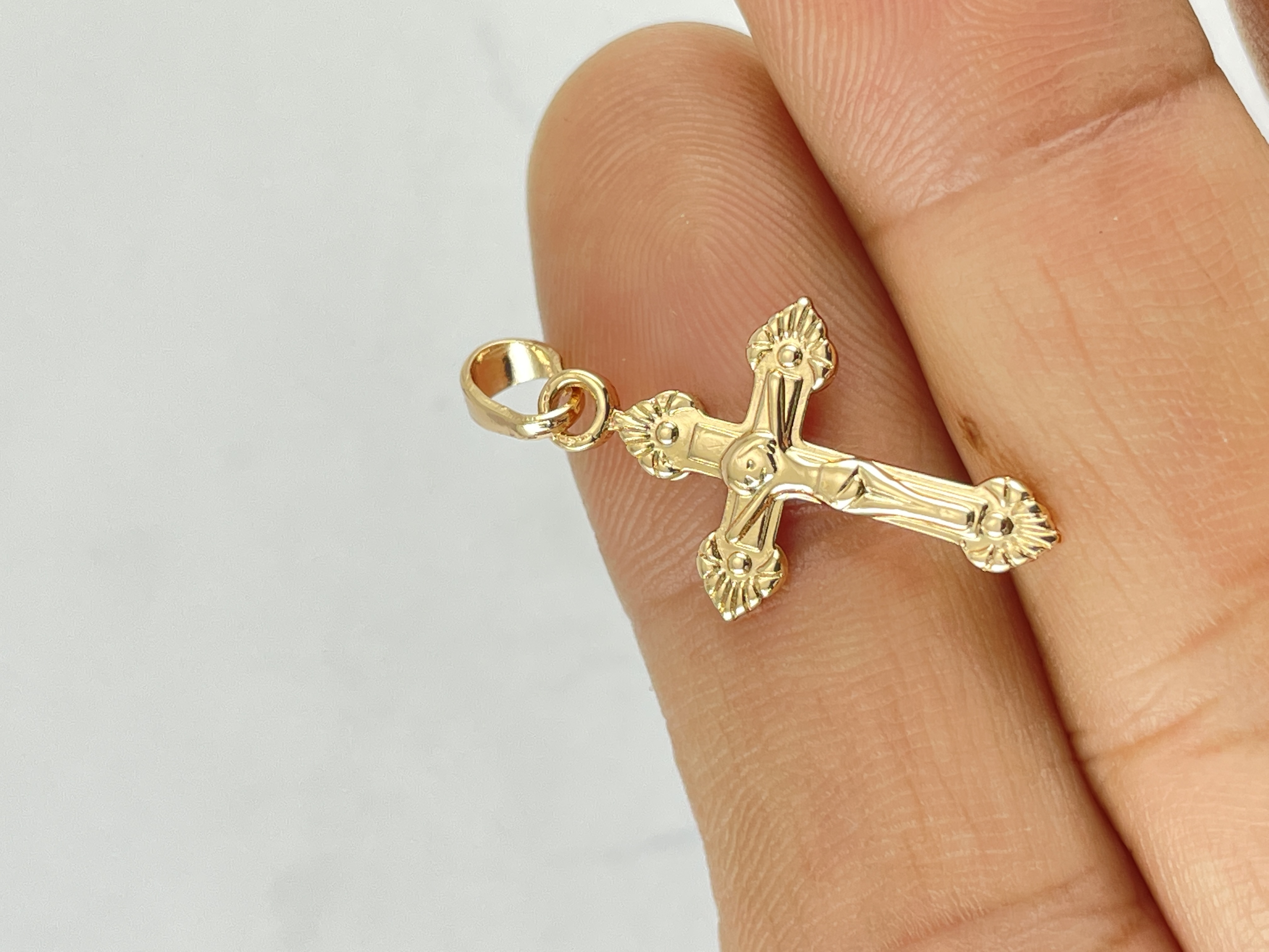 Mặt dây chuyền xuping thánh giá