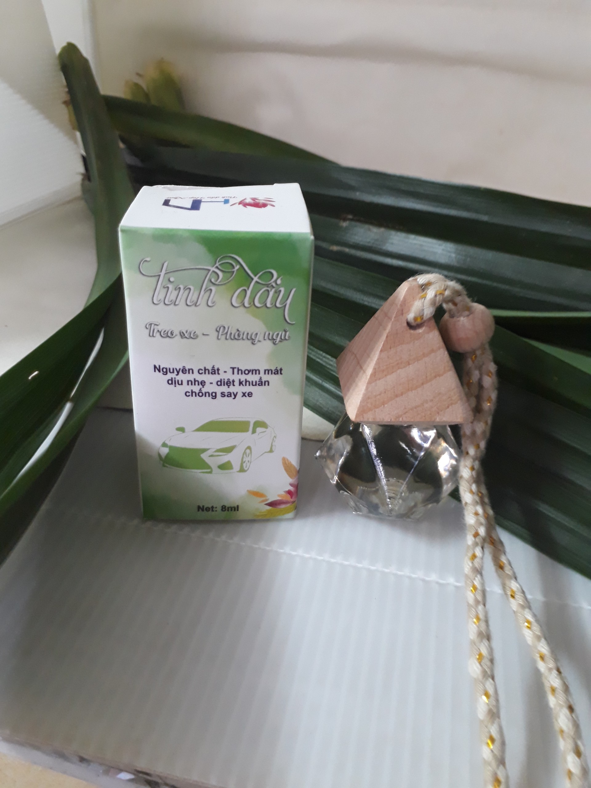 Combo 02 Lọ Tinh dầu thơm treo xe , treo phòng hương Lá Nếp