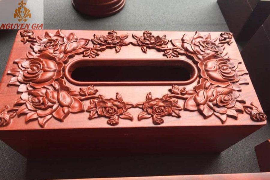 [HCM]Hộp đựng khăn giấy bằng gỗ cao cấp trạm khắc hoa hồng