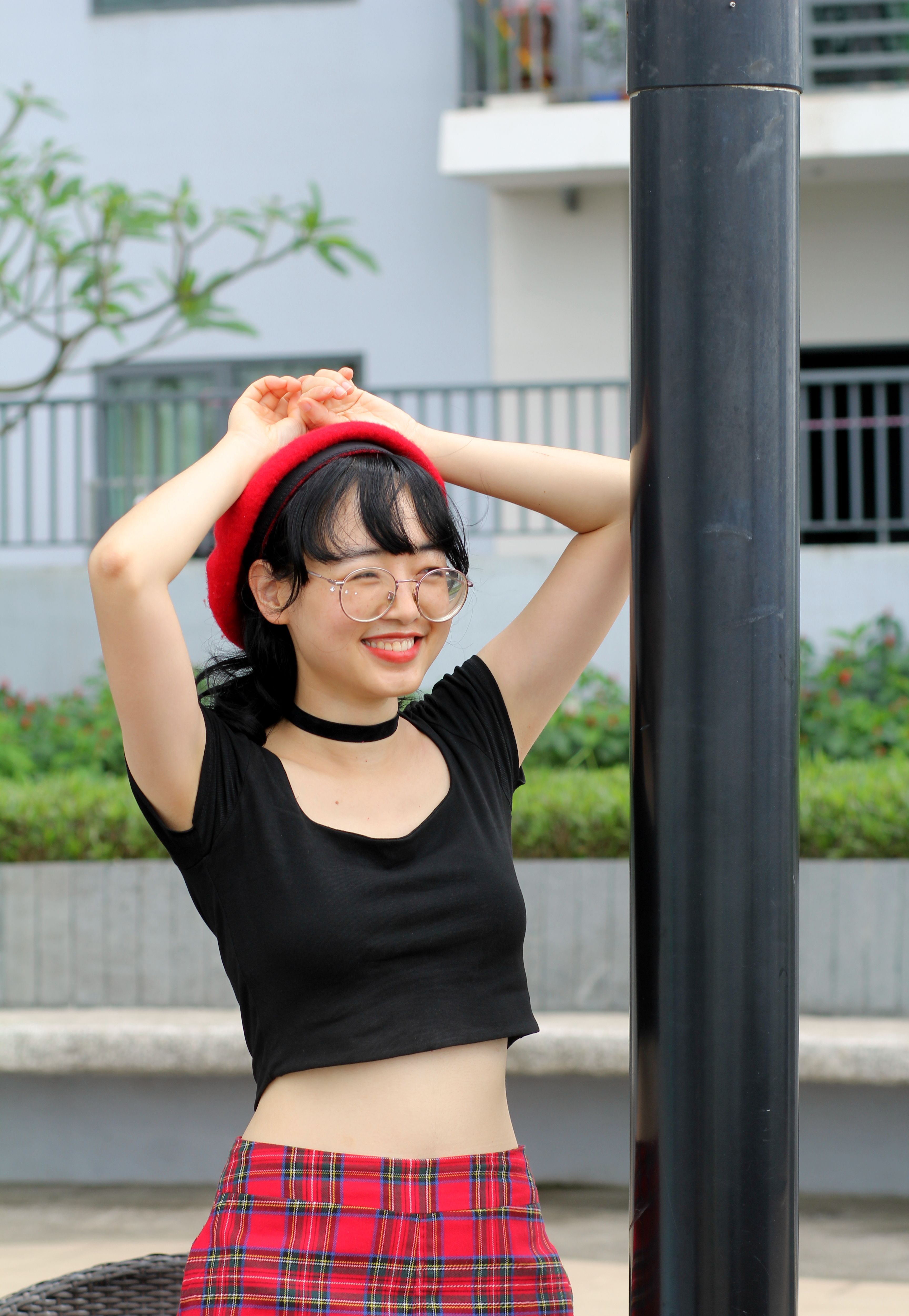 Áo croptop cổ vuông cộc tay nữ màu đen croptop basic burny a3003191b