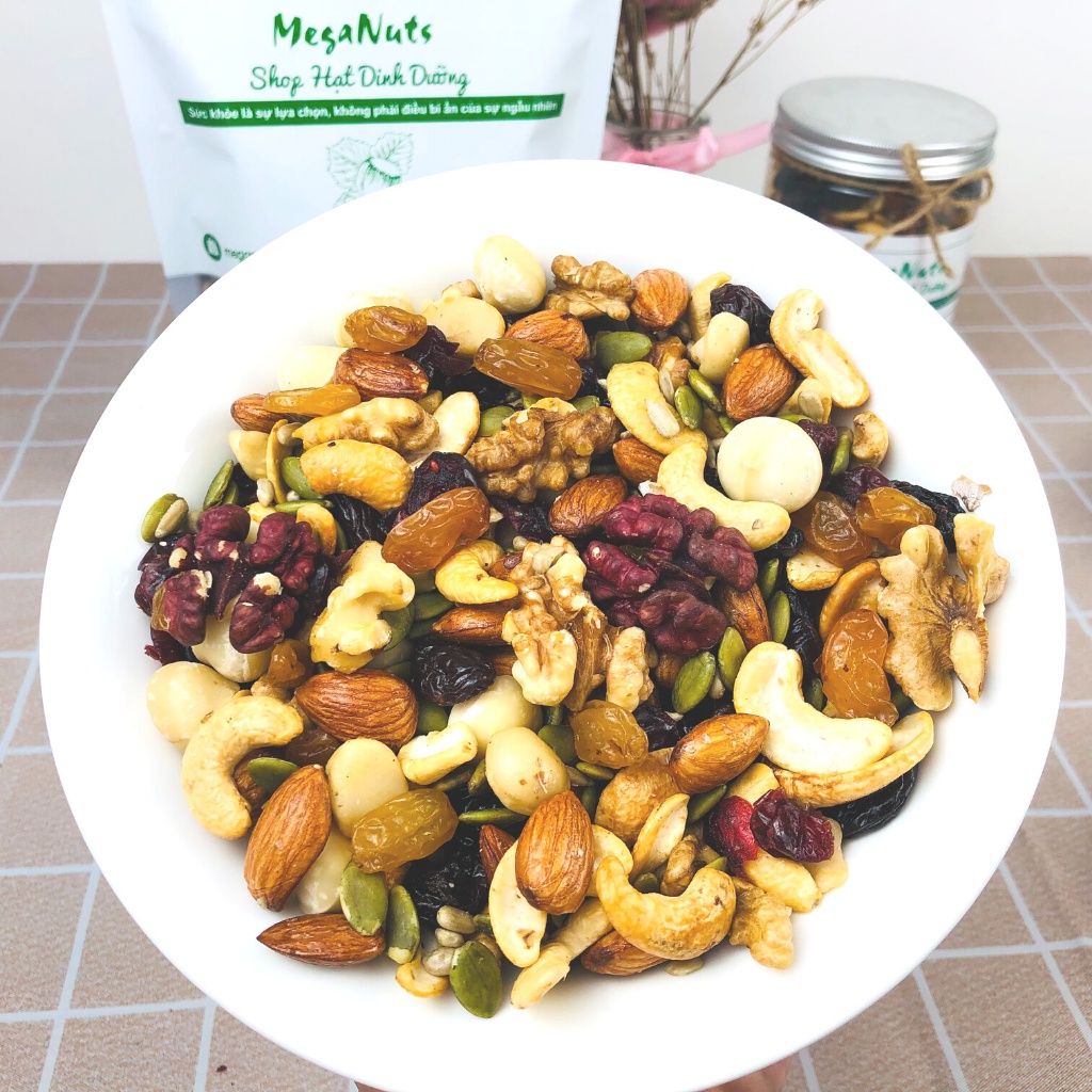Granola Ăn Kiêng Không Yến Mạch - Ngũ Cốc Dinh Dưỡng  Từ Hạt Và Trái Cây Sấy Không Đường Meganuts