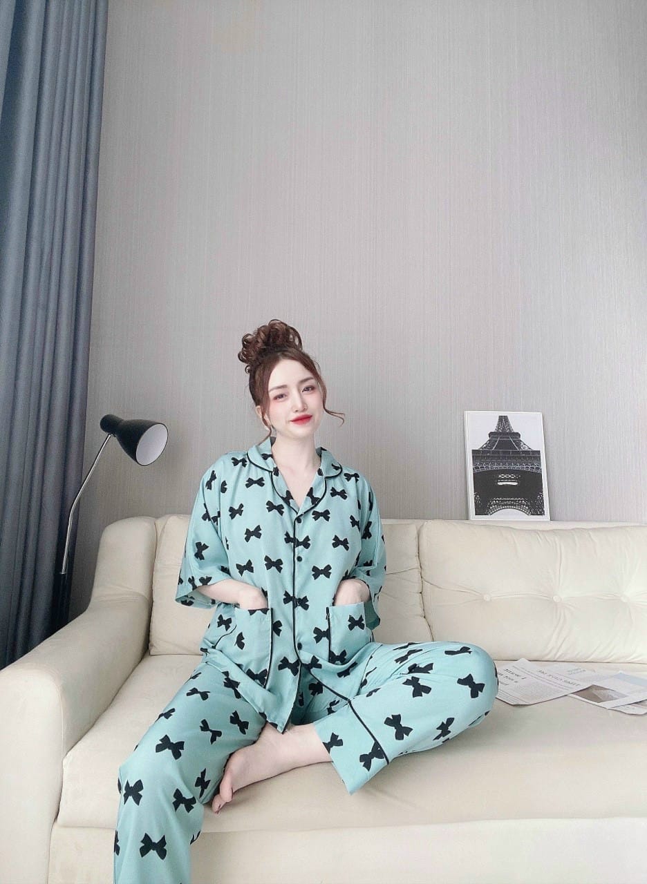[HCM]Set Lụa 100D Họa Tiết Siêu Sang( dưới 70kg)- Mẫu mặc sp thật
