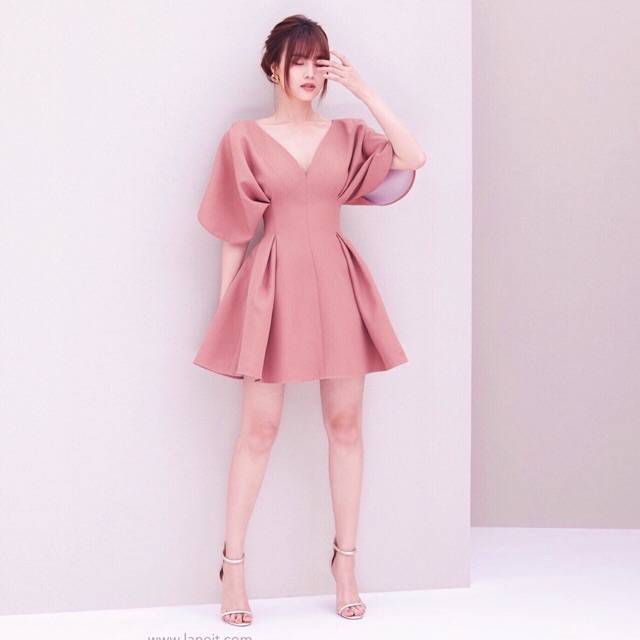 Đầm hồng xoè xếp li