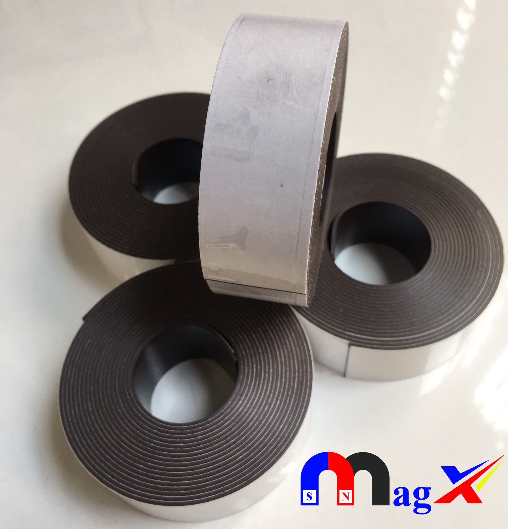 [HCM]Cuộn Nam Châm Dẻo Dài 3m x 3cm x 1mm - Có Phủ Lớp Băng Keo