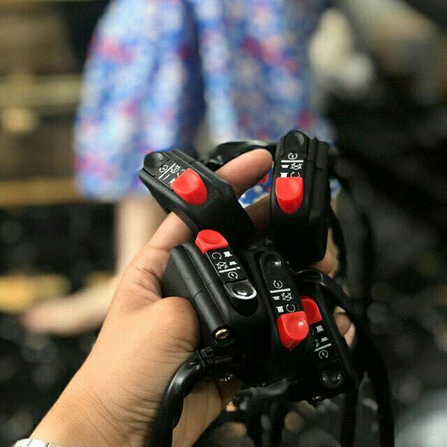 Cùm đề domino  ( có chế độ đề , ngắt máy tắt thông dụng các loại xe )