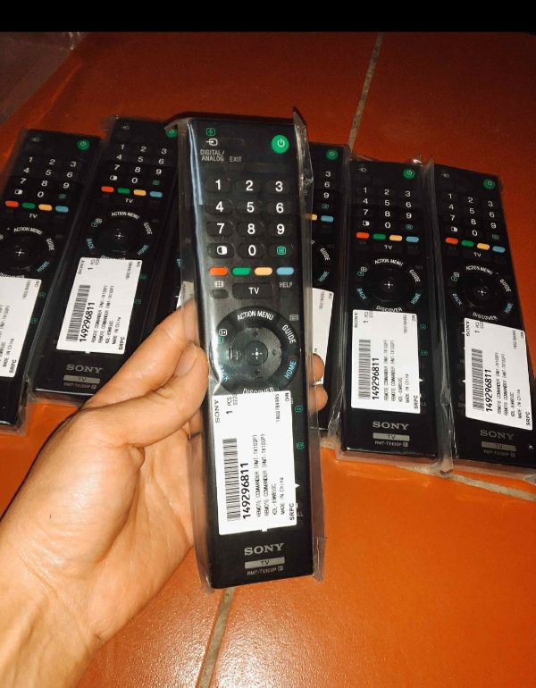 ?i?u Khi?n TiVi Sony LCD TX100P x?n theo máy giá 1 Cái