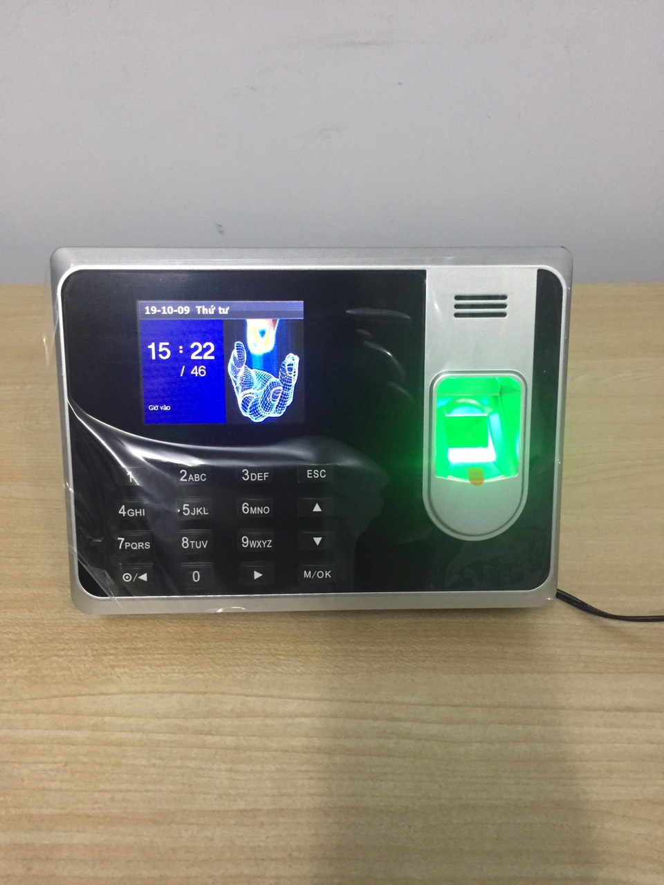 Máy chấm công Gigata T8