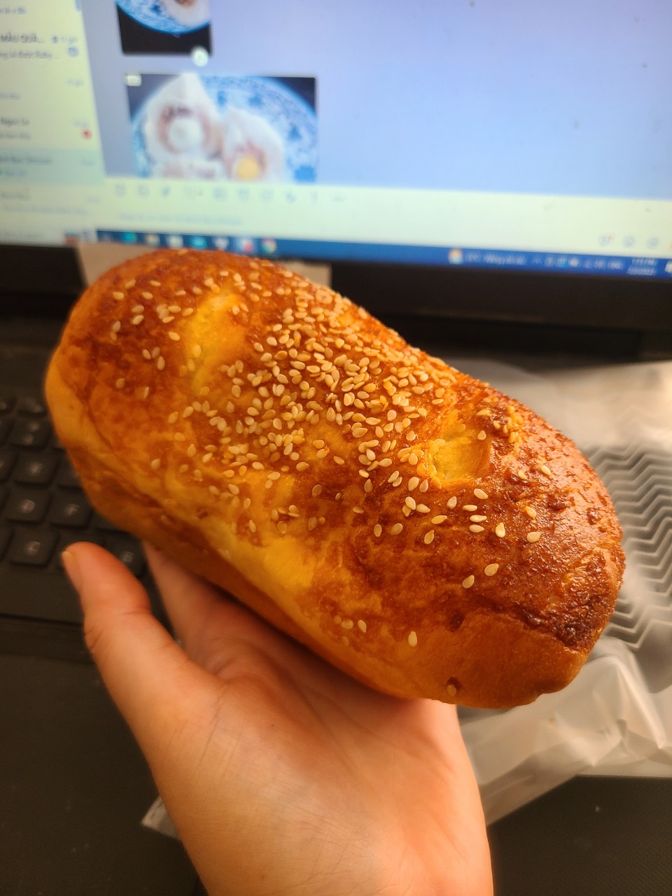 1 ổ bánh mì hoa cúc nho dừa 200gam, phiên bản mini độc quyền bên shop