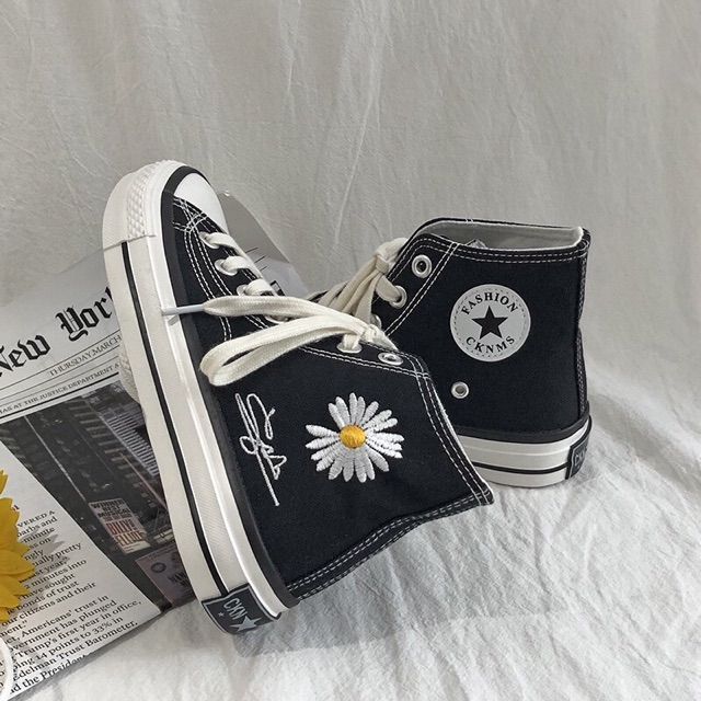 Giày thể thao CV cao cổ thêu hoa cúc mới