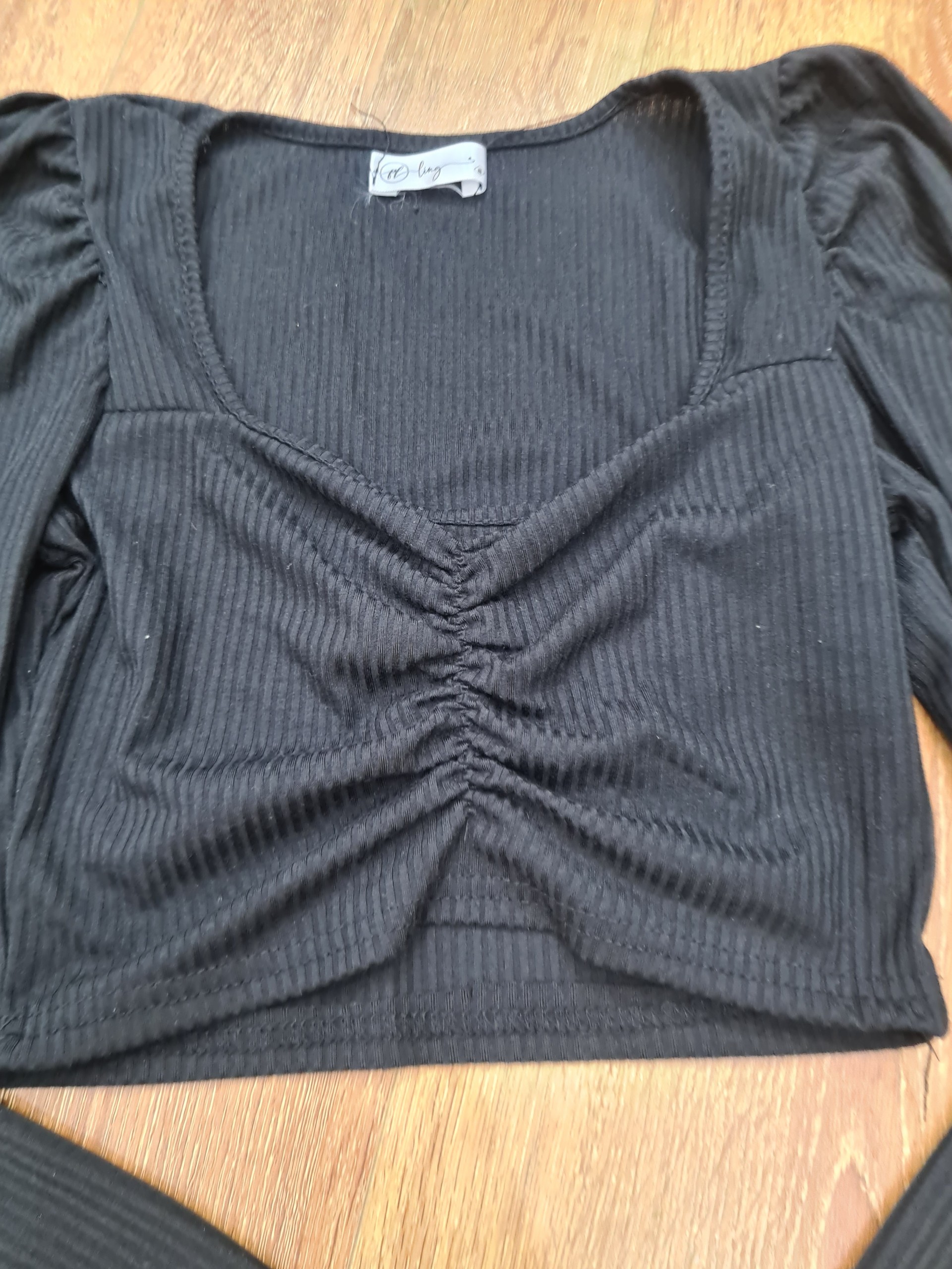 Thanh lý, ảnh thật, siêu rẻ, hàng thùng áo croptop size S