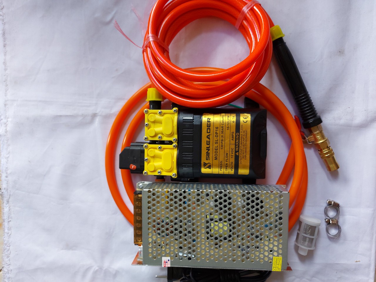 Bộ xịt rửa xe, máy lanh. Bơm Đôi Sinleader kèm Nguồn 12v-10a. 5m dây chịu lực. đầu xịt chỉnh tia. Giá Rẻ