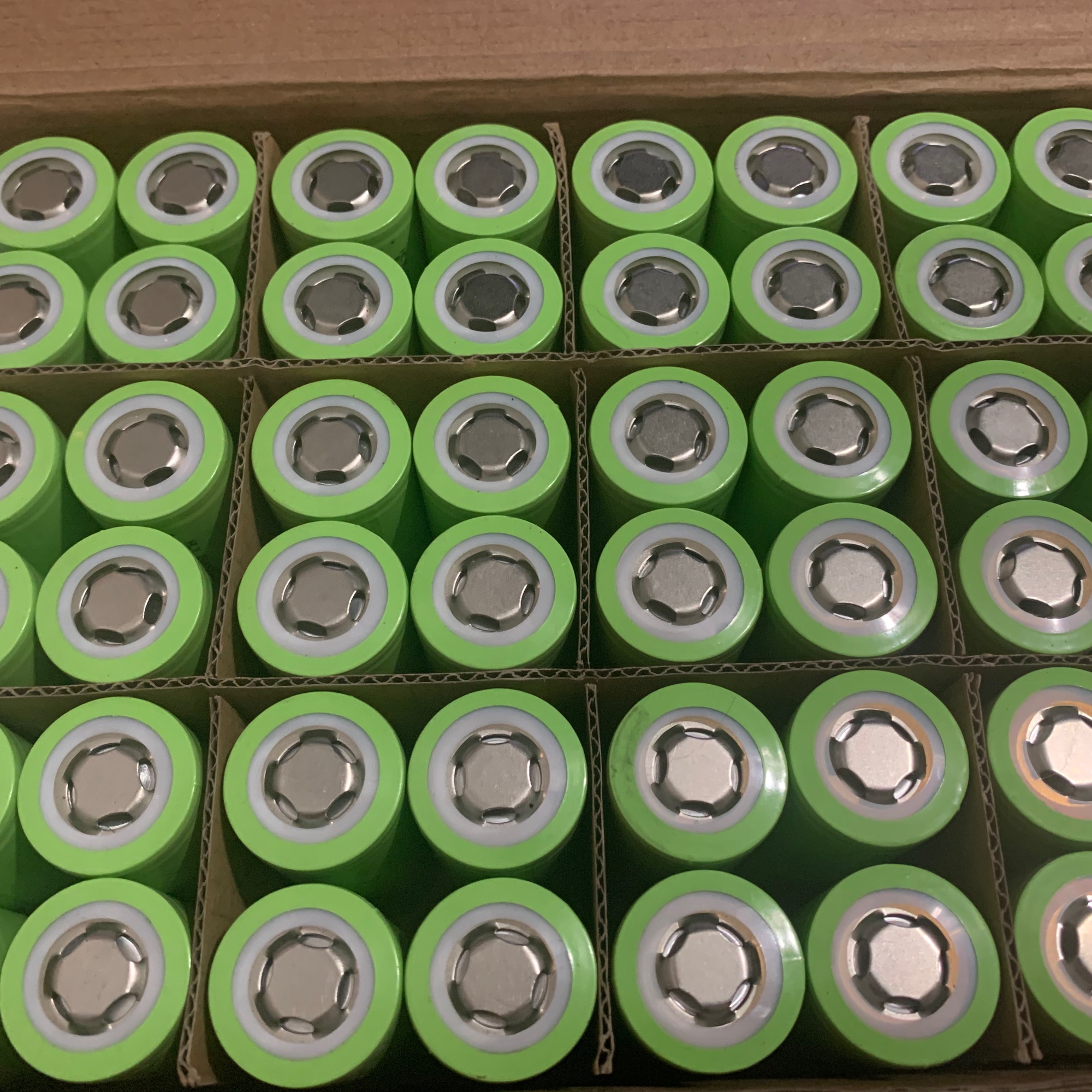 Pin lithium sắt 26650- 3.2v, 4000ma 3c