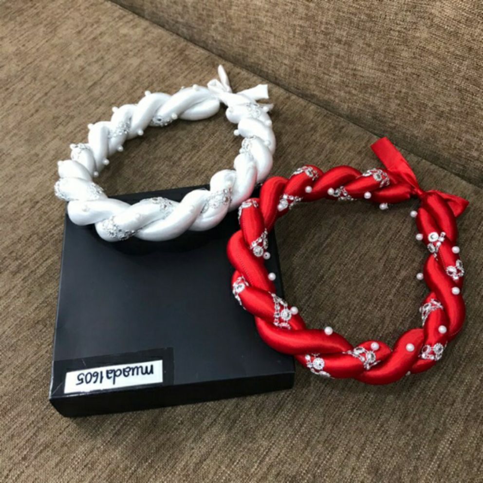 Mấn cách tân đính ngọc