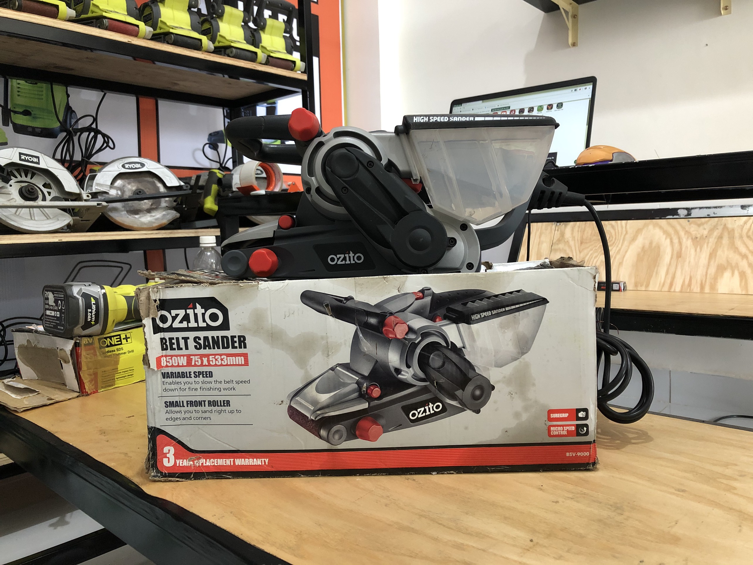 Máy Chà Nhám Tăng Ozito 850W