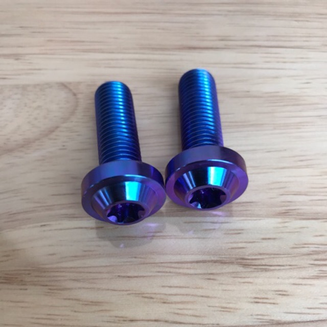 Ốc titan GR5 dù 10ly gắn bát heo dầu sau các dòng Yamaha Exciter 135, 150, FZ... - giá 1 con