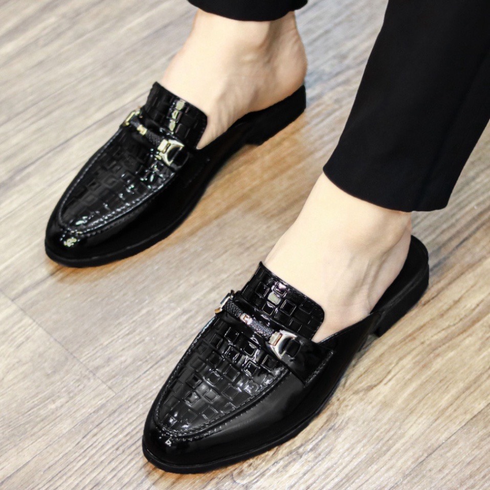  Giày sục nam da bóng in dập nổi giày hở gót nam đế kép thời trang 