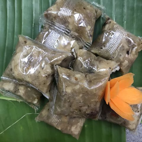 Đặc Sản Nem Bì Lai Vung Đồng Tháp - Hộp 10 Cái