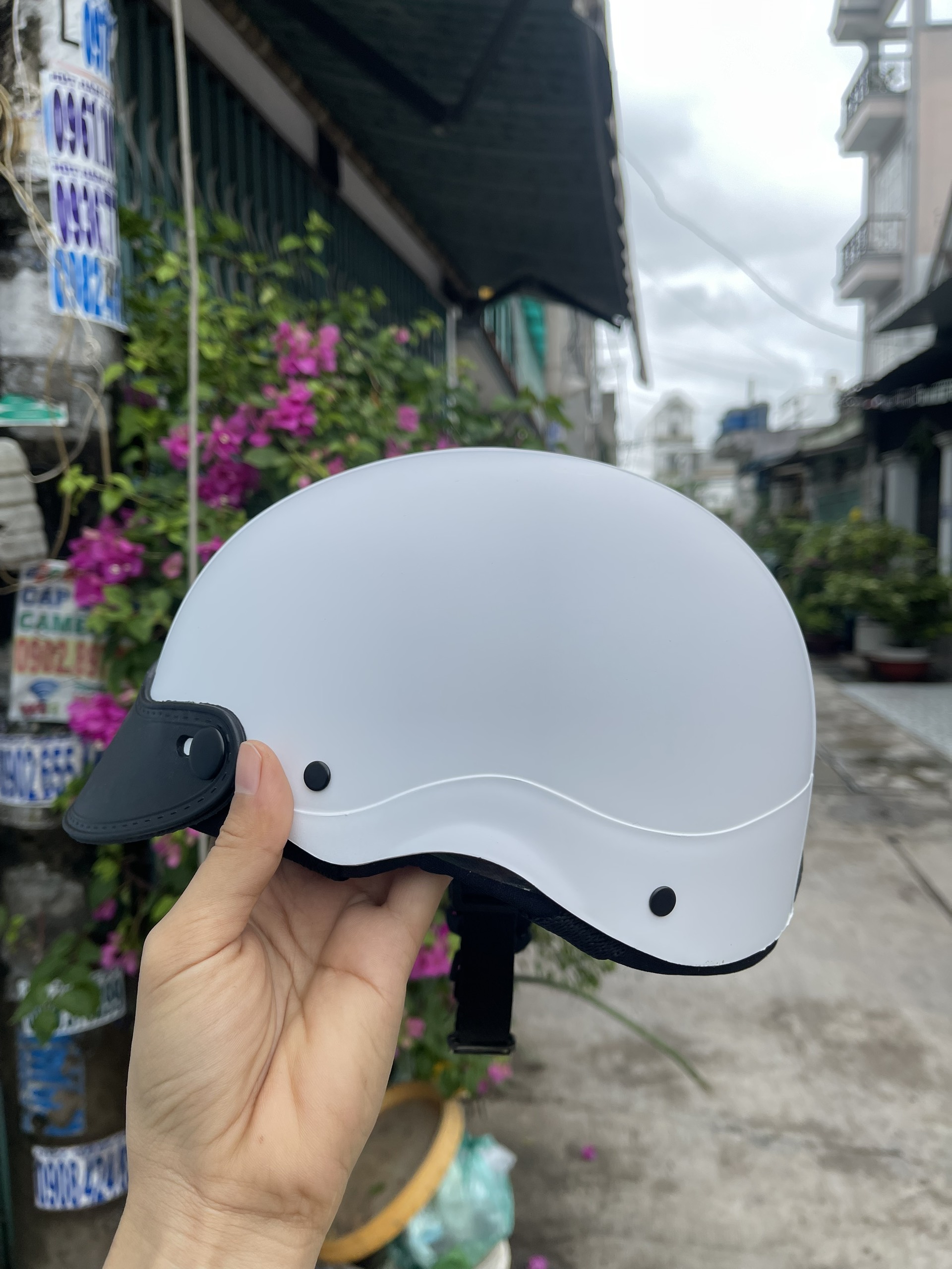 Nón bảo hiểm trơn nhiều màu lựa chọn