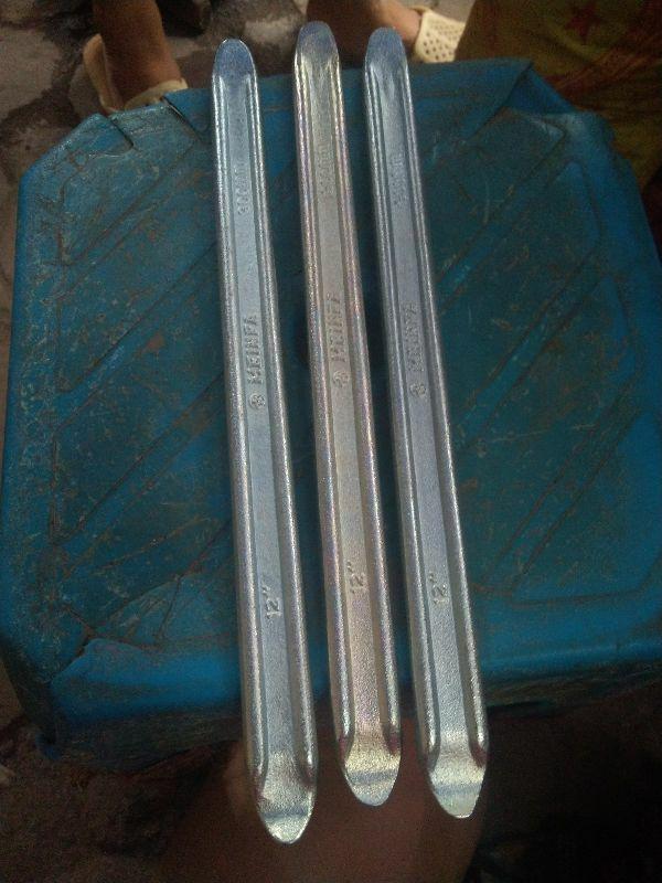 bộ móc lốp ô tô - xe máy dài 30cm