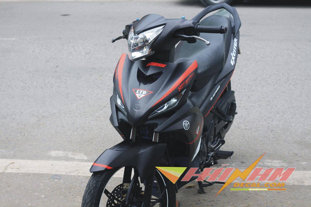 Tem trùm exciter 135 đen nhám chỉ đỏ