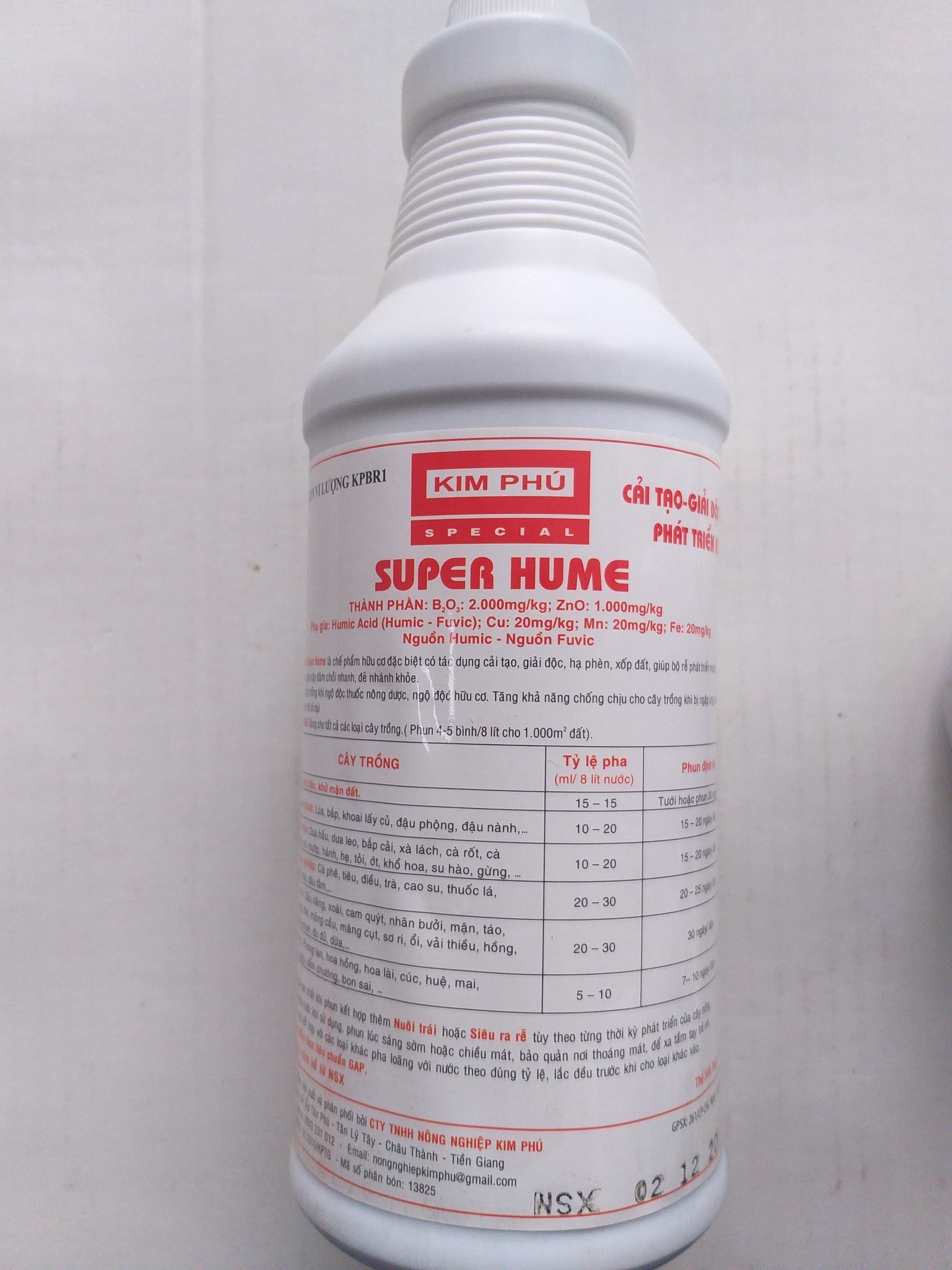 Phân bón hữu cơ dưỡng rễ cây con, cây kiểng Super Hume - 1 lít