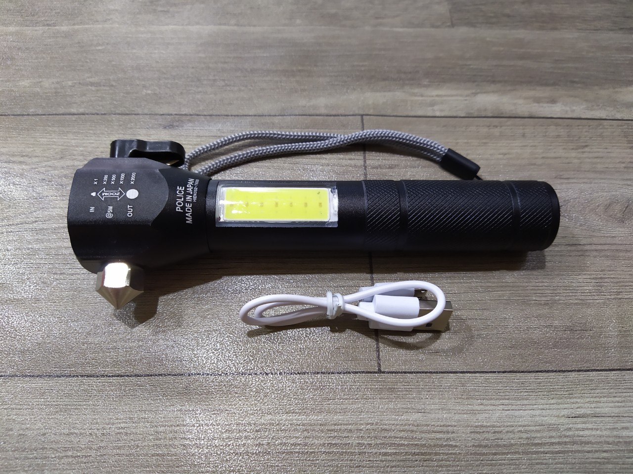 Đèn pin siêu sáng Đa Năng T6-28