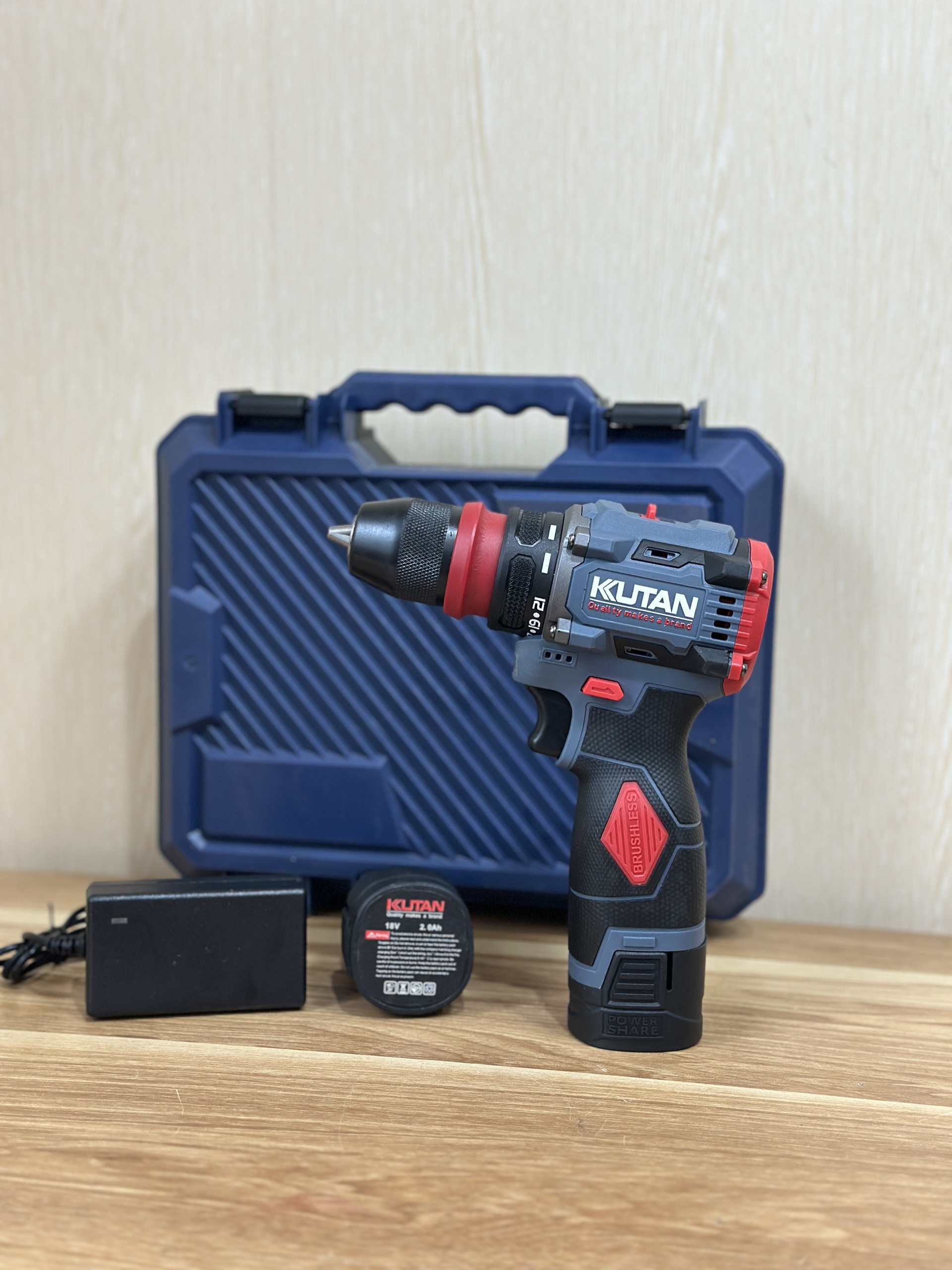 Máy khoan pin kutan ak188b 18v tháo đầu trục nhỏ gọn động cơ không chổi than